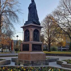 Queen Victoria statue in Christchurch