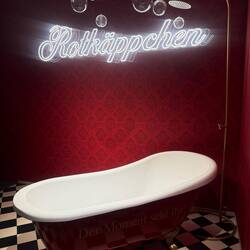 Man kann auch im Sekt baden 😂