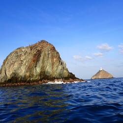 Close by Isla Morrito with Isla Morro in the background.
