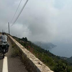 Bei etwa 450 Höhenmetern erreichten wir die Wolkendecke.