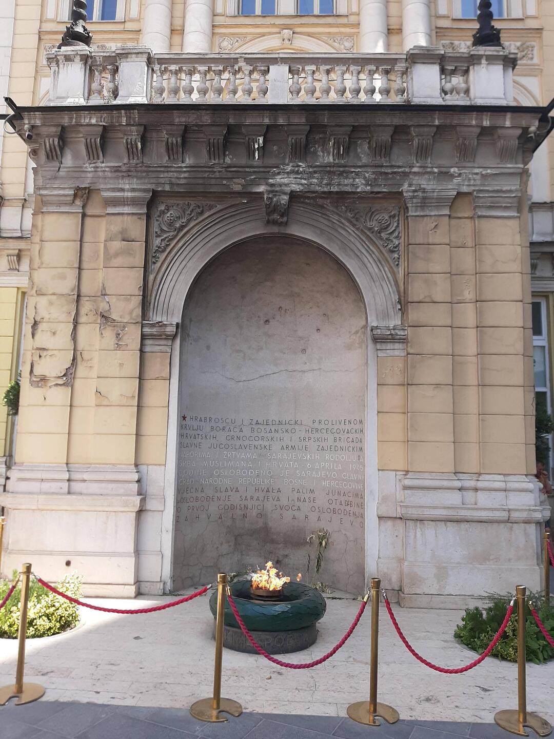 Eeuwige vlam. Monument ter nagedachtenis 2e wereldoorlog