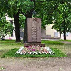 Pestpark, hed no Gräber vo Pestopfer vo 300 Jahr.