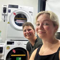 Zum Abschluss des Tages arbeitete dann auch noch die Waschmaschine für uns. 😬