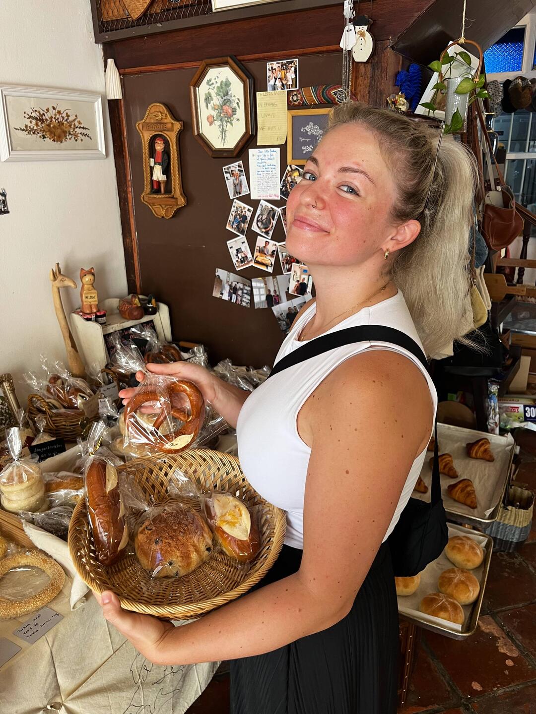 Xenia hat einen Laden gefunden, wo es Brezeln 1:1 wie in Deutschland gibt. 😍