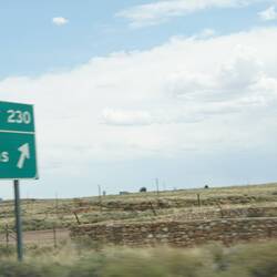 kurz dahinter geht es für uns in die Wüste