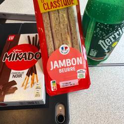 Repas de qualité, acheté rapidement avant de sauter dans le train 🤪