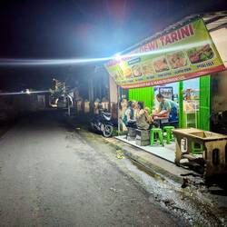 Manger dans un warung local pour 2€ par personne en moyenne...