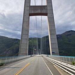 Brücke über den Eidfjord