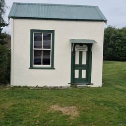 Glenorchy library open one day a week