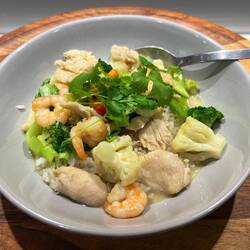 Chicken & Prawn Green Curry