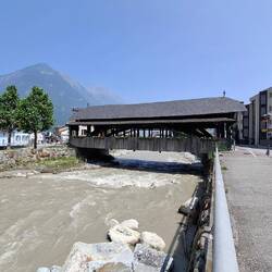 De Rhône wordt steeds wat wilder. Morgen laat ik ze letterlijk links liggen.