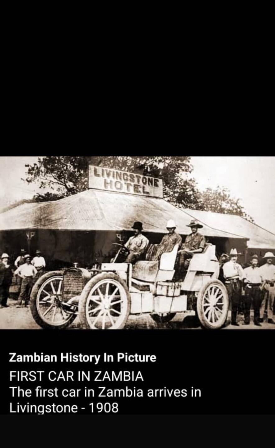 Das ist er: Paul Graetz und das erste Auto, welches Afrika querte.