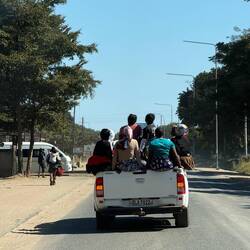 Ein Fahrzeug unserer Truppe musste gestern einen Strafzettel bezahlen, da die dritte Person...
