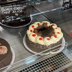 Lockruf der Heimat! Gehört, aber nicht erhört. Just look, don't touch.