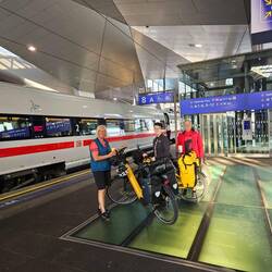 Am Bahnhof in Wien