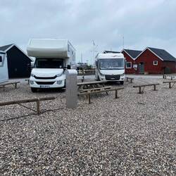 Zurück zum Stellplatz. Haben einen Nachbar bekommen