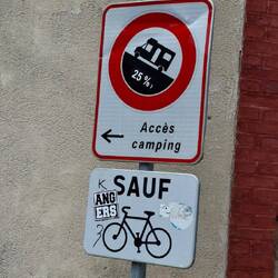 Unser CP lag oben auf dem Hügel, somit kamen wir mehrfach in den Genuss dieser Steigung zu Fuß