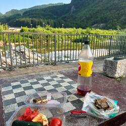 Abendessen mal anders: Unser Picknick und die Reste des Tagesgetränks