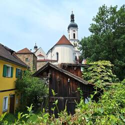 Kirchenburg Bad Kötzting, links ehem. Kammmacherhaus