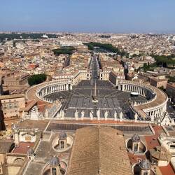 Blick über Vatikanstadt und Rom.