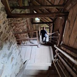 Wieder steil hinunter