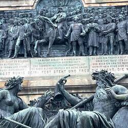 Vater Rhein und Tochter Mosel, Kaiser Wilhelm und Kanzler Bismarck...