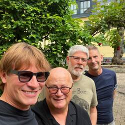Last photo 🥲 Goodbye to British friends Andrew and Andrew