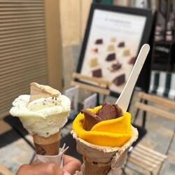 Kunstvoll gestaltetes Eis