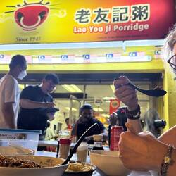 Heureusement Le Routard nous dirige vers un délicieux resto de nouilles, pas de doute nous y sommes🤗