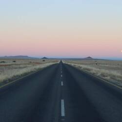 ...der gute Highway führt uns bis an die Grenze nach Südafrika