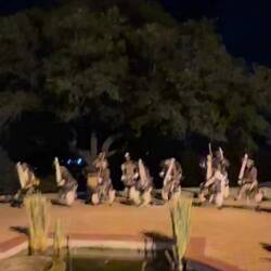 Heimatabend der lokalen Volkstanzgruppe "Frisch auf Lolipop". Ich glaub' es macht allen Spaß.