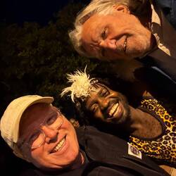 Siegried mit der Löwenmähne - Andi vom Stamm der Strauchtomaten - Meini vom Stamm der Rudelsinger