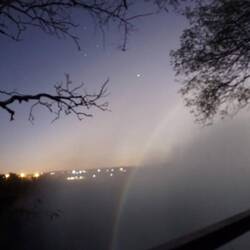 ...und erzeugt dieses außergewöhnliche Naturschauspiel.