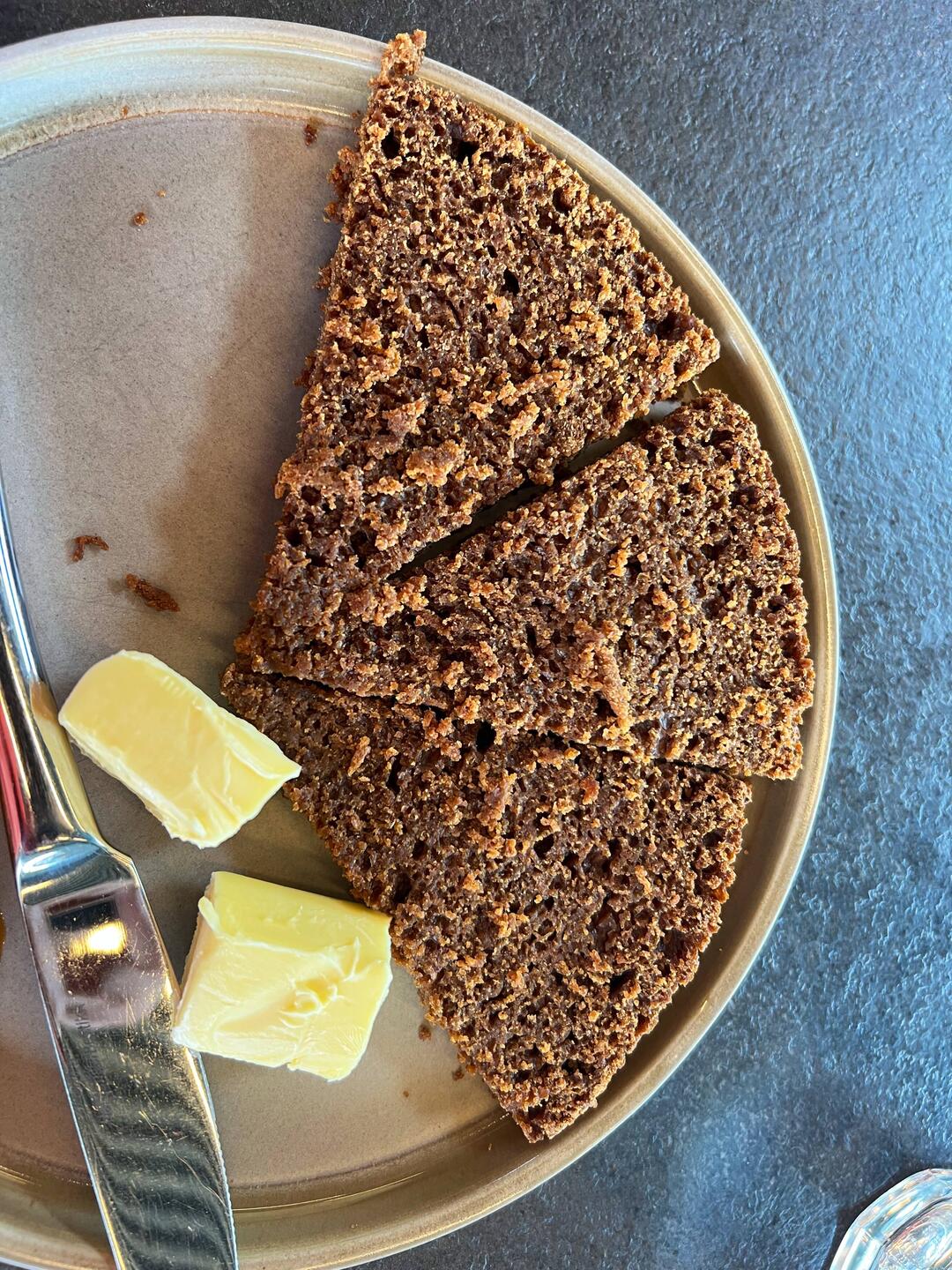 Hot spring cooked rye bread ...yum!
