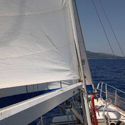 Entspanntes rübersegeln nach ParaliaKaminia auf Kefalonia