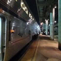 Unser Zug , hier beim nächtlichen Stop in Kansas City 😊👍