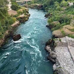 Die Neretva ist ein beeindruckender Fluss