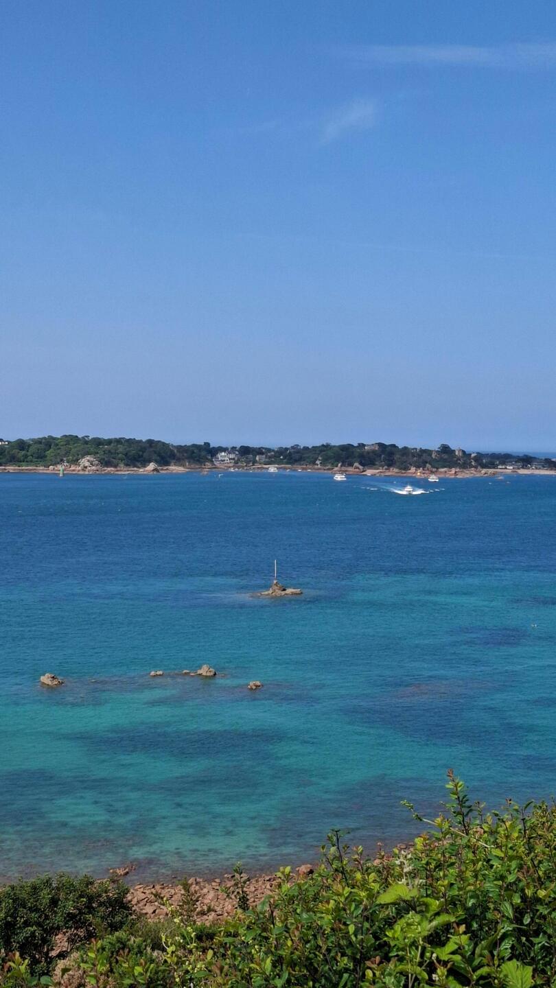 Dahinten liegt die Île de Bréhat
