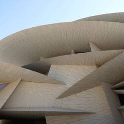 Das Nationalmuseum Katars erinnert an eine Wüstenrose