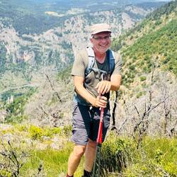 Glücklicher Wanderer