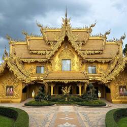 Die Goldene Toilette beim Weissen Tempel