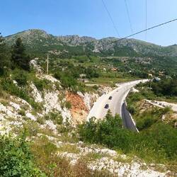 Da links geht der Weg über den Tunnel lang