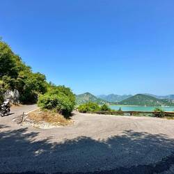 Ab und an gibt's auch Serpentinen.