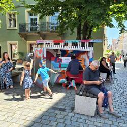 Das Klavier 🎹 lädt zum Spielen ein