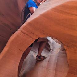 Nicht das kleinste aber mit Sicherheit das schönste Loch durch das wir kletterten