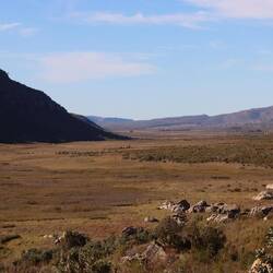 ...mündet schließlich in einer Hochebene...