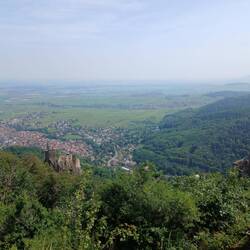 Hinter mir ist noch eine weitere Ruine gewesen