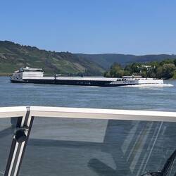 Gegenverkehr am Bopparder Hamm, Steuerbordbegegnung