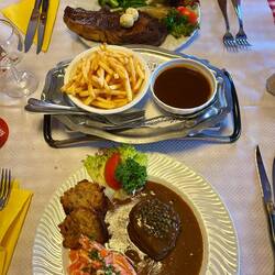 Mit herrlichem Essen