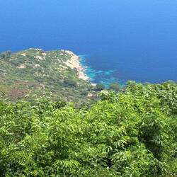 Blick auf die Spiaggia Canelle